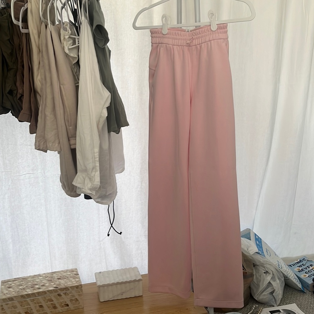 Softstreme high rise pant in STRAWBERRY MILKSHAKE
